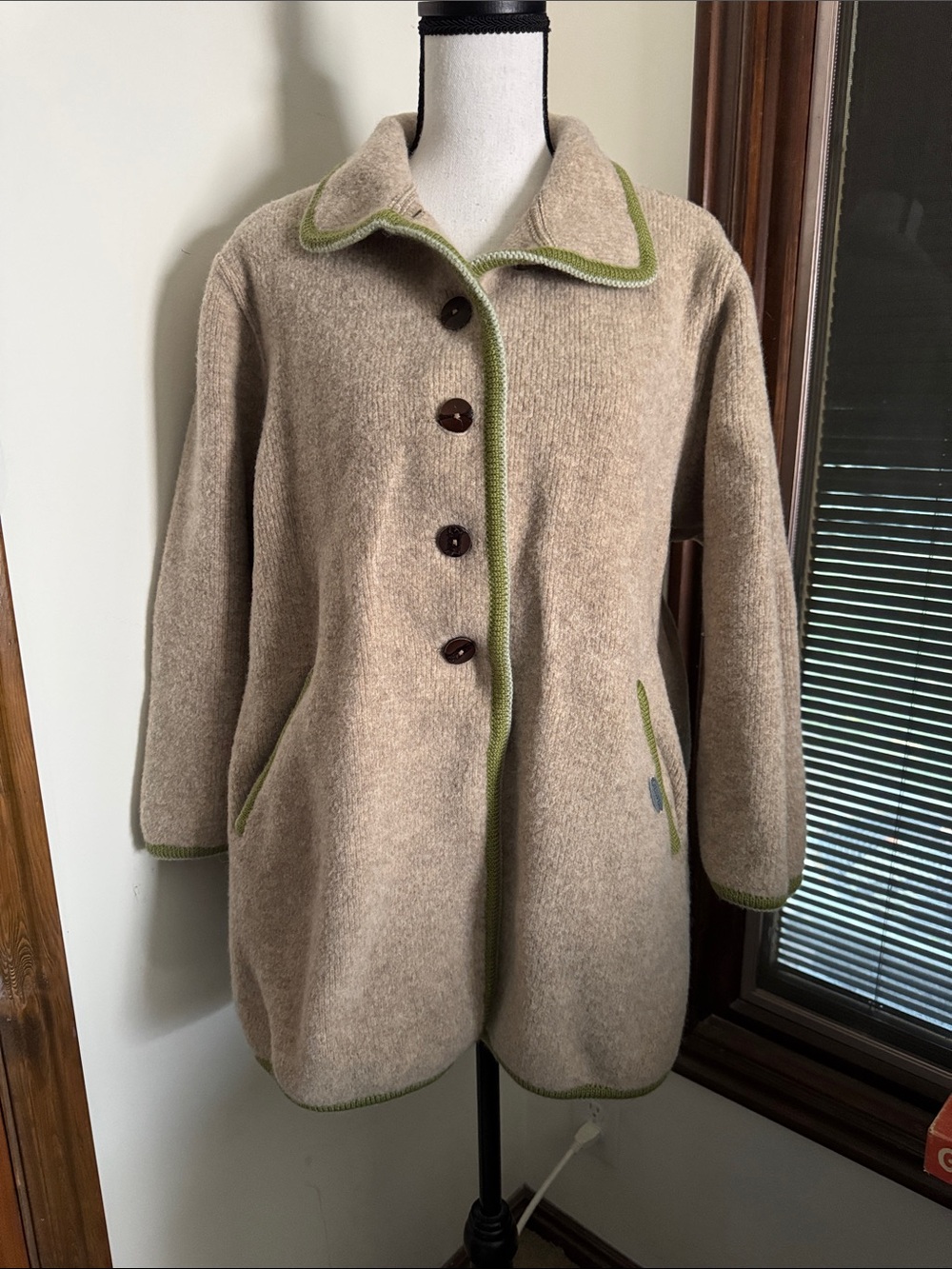 Glesswein | Vintage Beige Wool Blend Coat with Green Trim Size 38